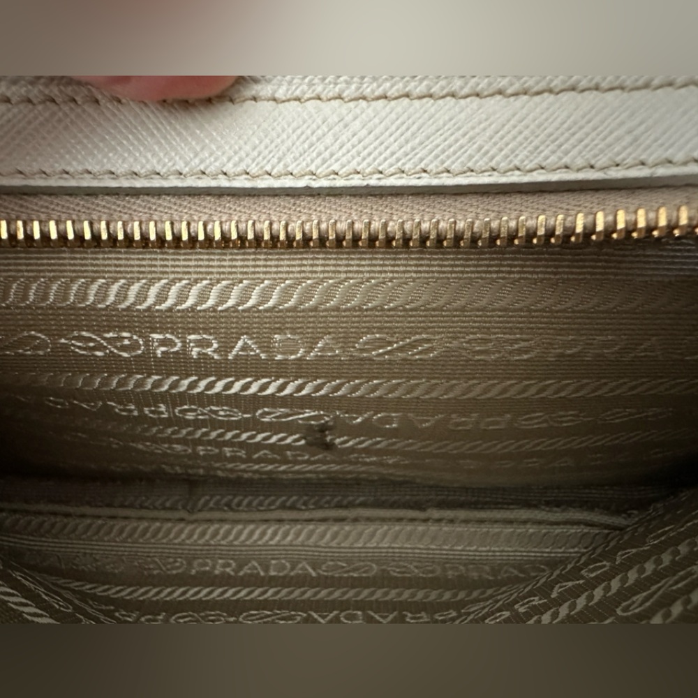 Prada camera bag - Picture 10 of 14
